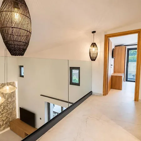 Kallithea Luxury -artemis-